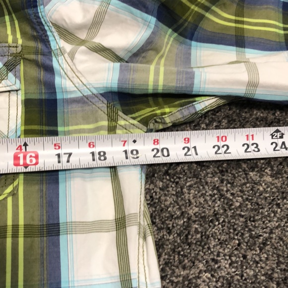 Men’s med hollister snap up. - Picture 6 of 6